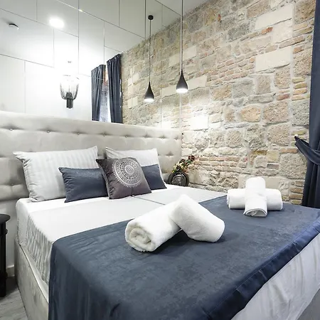 Pensión Avangarde Luxury Split