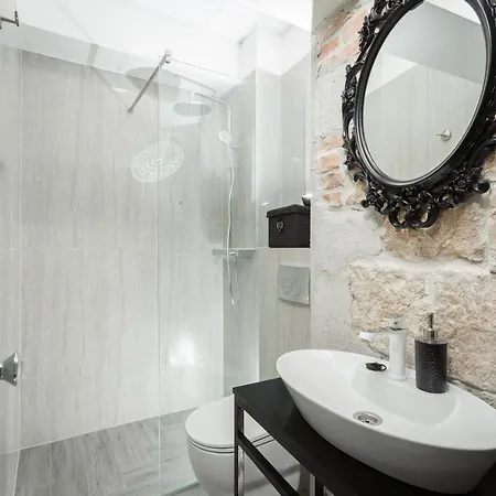 Avangarde Luxury 3* Split