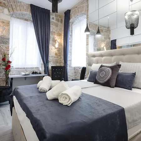 Avangarde Luxury Pensión Split